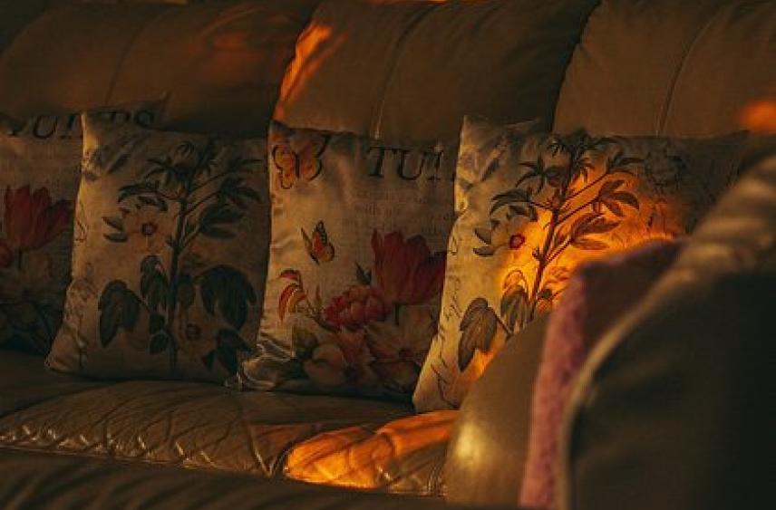 Пропавшего в российском регионе школьника нашли дома под диваном