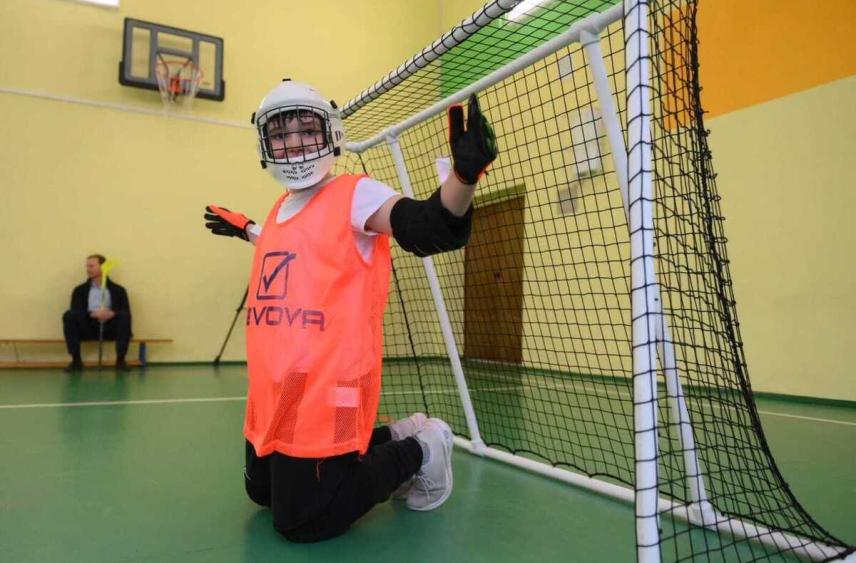 В Туле 6 школ получили снаряжение для флорбола