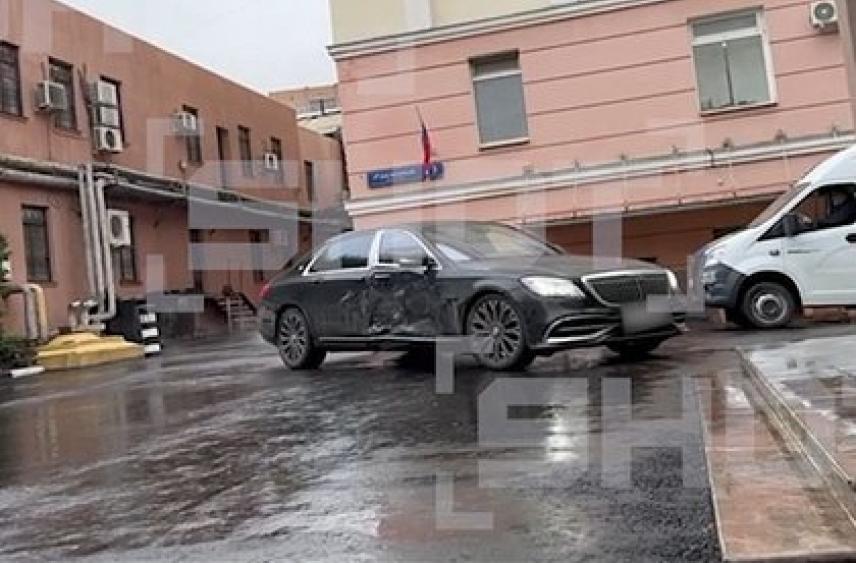Люксовый Mercedes-Maybach Жириновского дважды за осень попал в ДТП в Москве