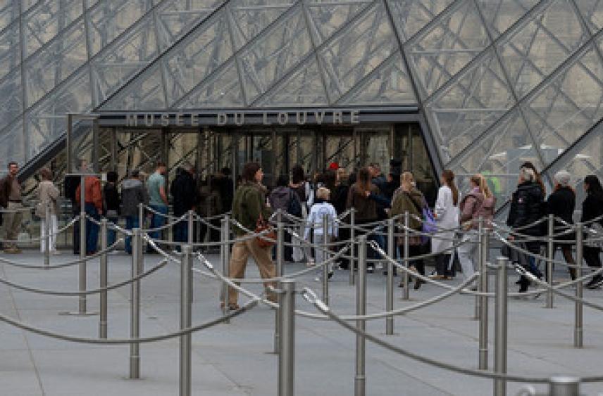 BFMTV: последнему подозреваемому в ограблении Лувра предъявили обвинения