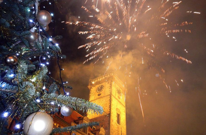 Ученые объяснили, как новогодняя елка защищает от стресса