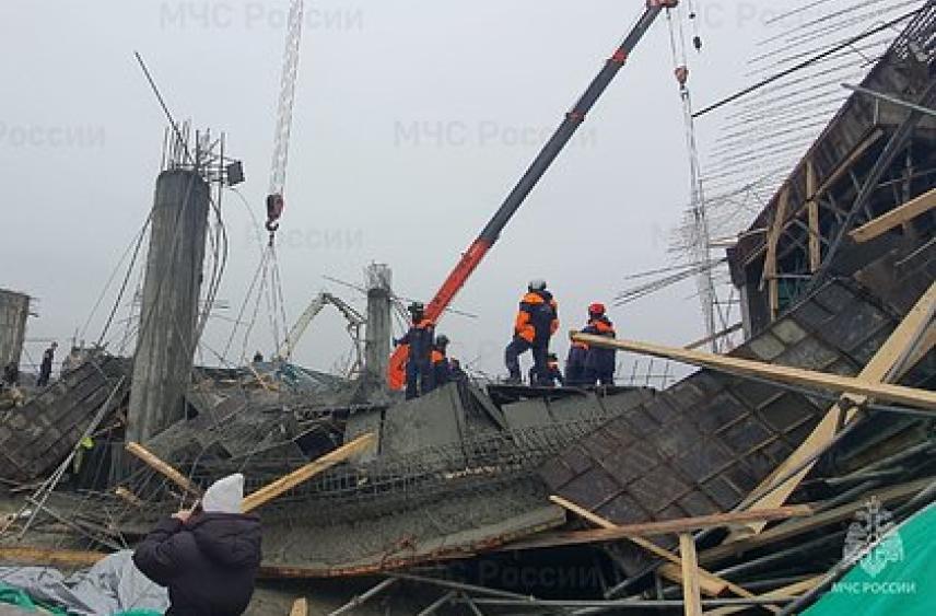 Названа сложность в спасении пострадавших при обрушении здания в российском городе