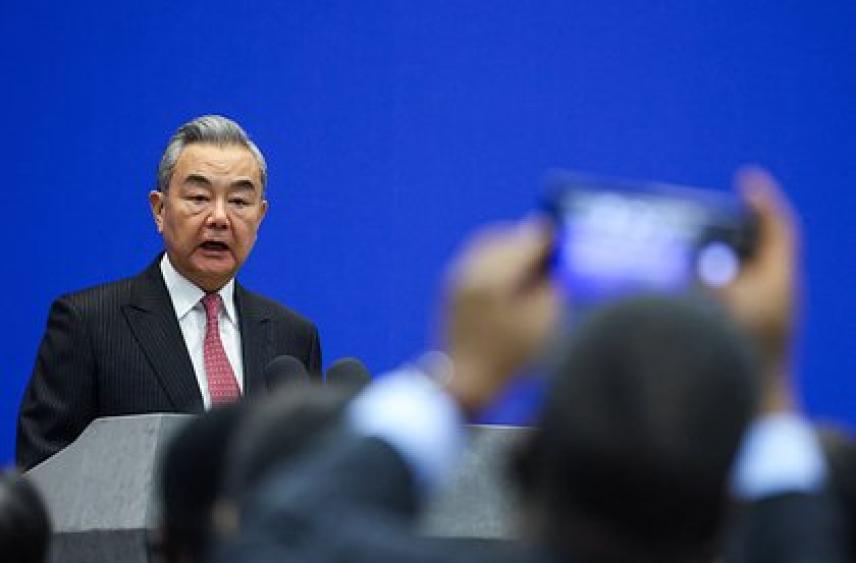 Глава МИД Китая посетит Россию