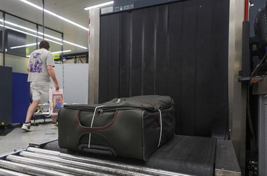 Иностранец попался с украшениями на шесть миллионов рублей в российском аэропорту