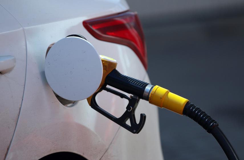 Эксперт раскрыл, как распознать поддельный бензин