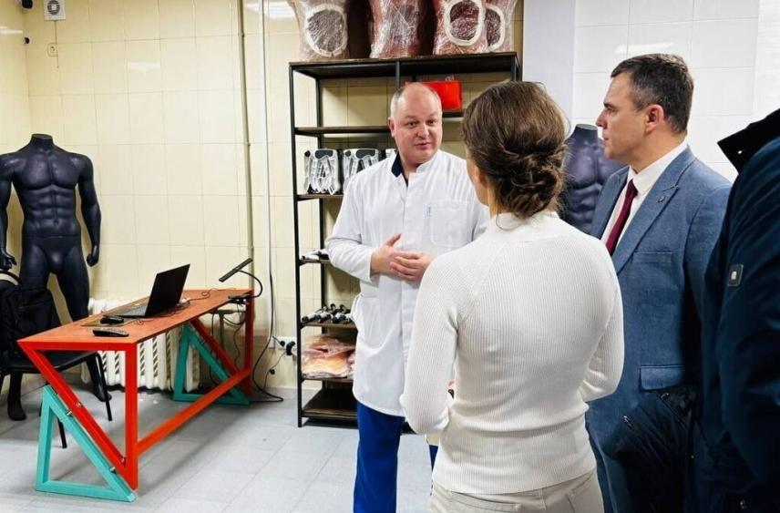 Российский гуманитарный штаб доставил в донецкий институт им. Гусака оборудование для детской онкологии