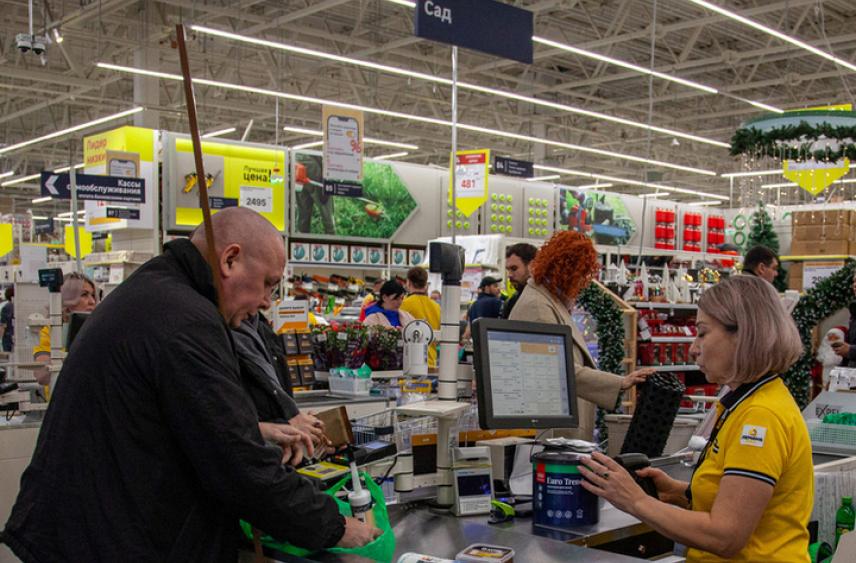 Выяснилось, что в 2026 году производители продолжат уменьшать упаковки продуктов