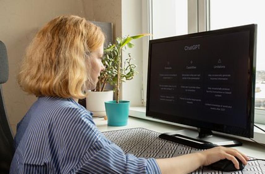 Долги работающих с создателем ChatGPT компаний взлетели