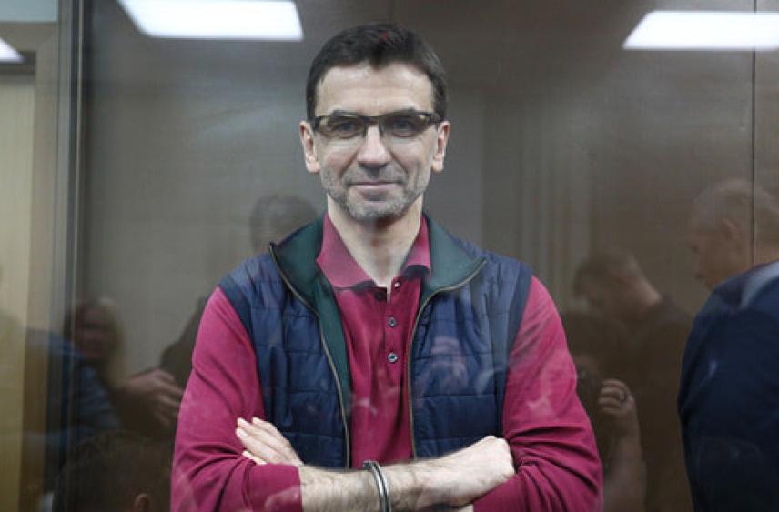 Абызову разрешили работать на госслужбе после выхода из колонии