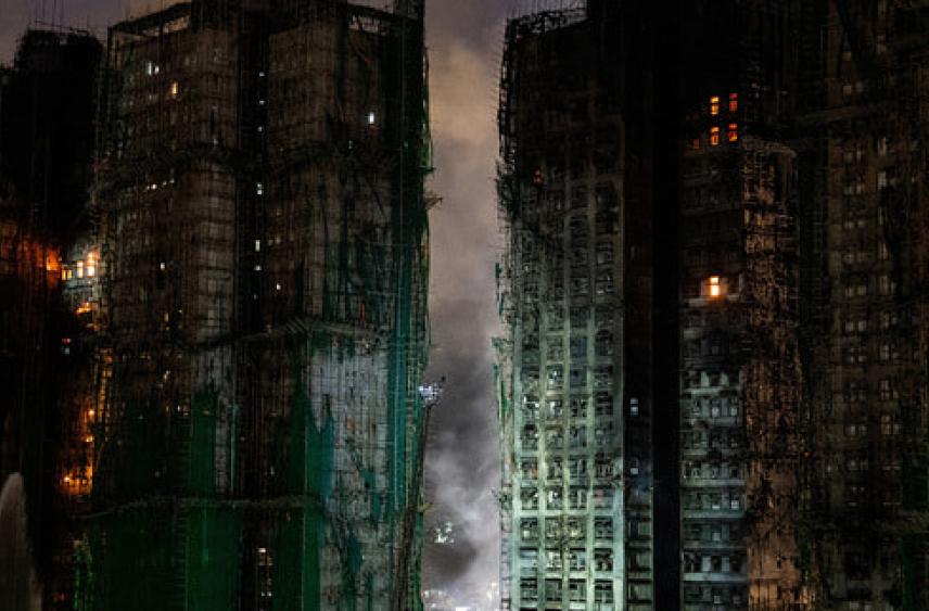 В Гонконге число жертв масштабного пожара выросло до 128 человек