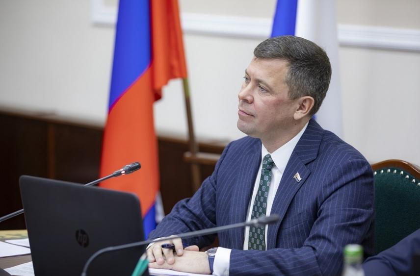 Закон о преимущественном праве участников СВО приняли в НАО