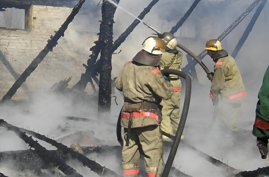 В Острогожском районе Воронежской области потушили пожар в бане