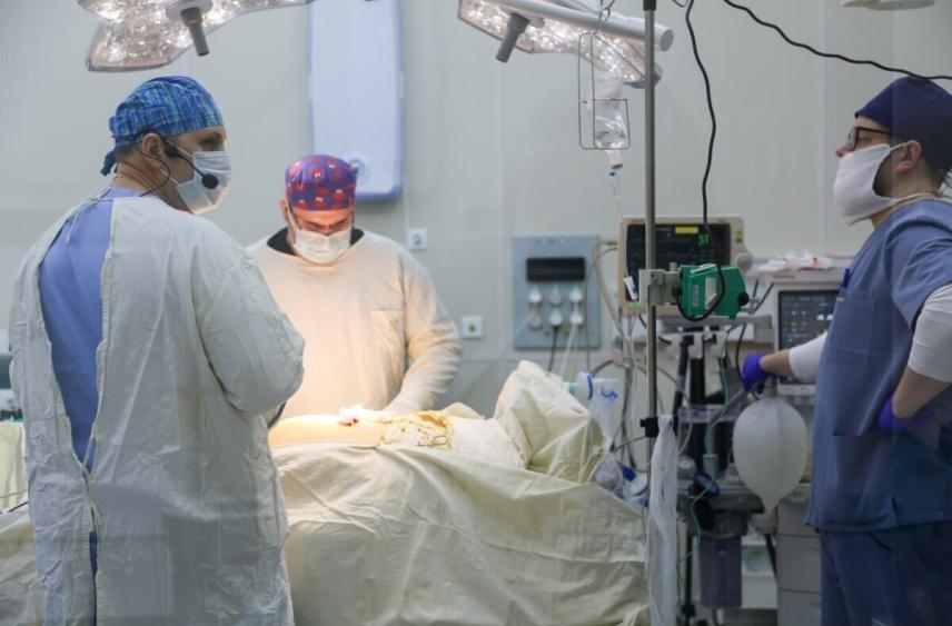 В новгородской больнице показали современные методы лечения грыж