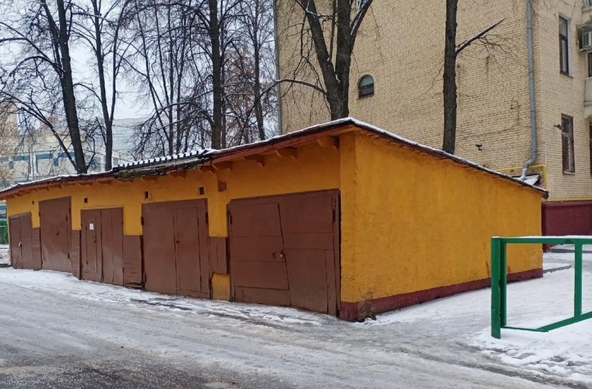 Гаражи объехали квартиры: в российских городах машино-места подорожали  быстрее жилья