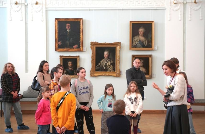 Псковская картинная галерея приглашает юных исследователей в увлекательное путешествие по миру пейзажа