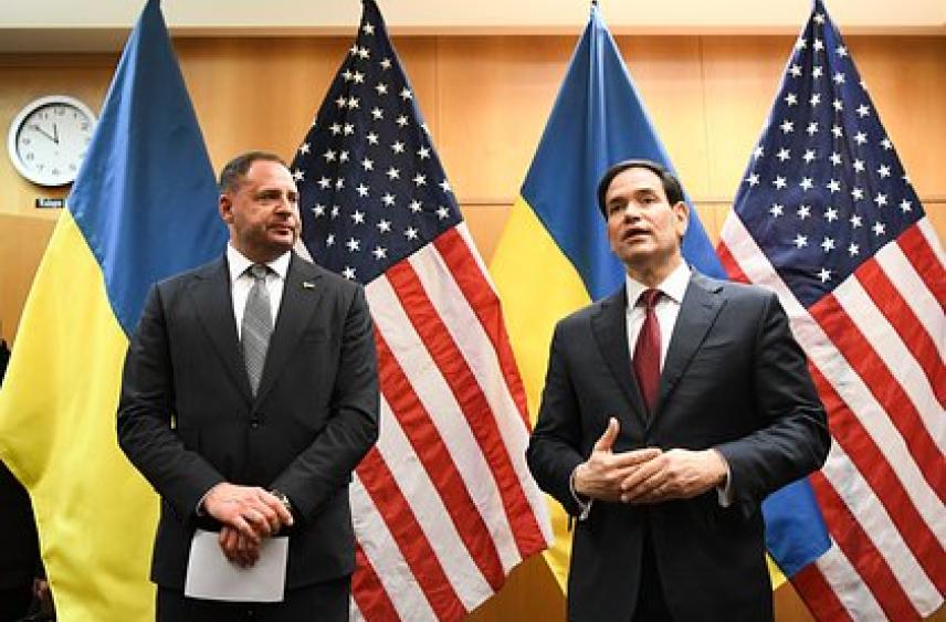 Отставку Ермака связали с планом США по Украине