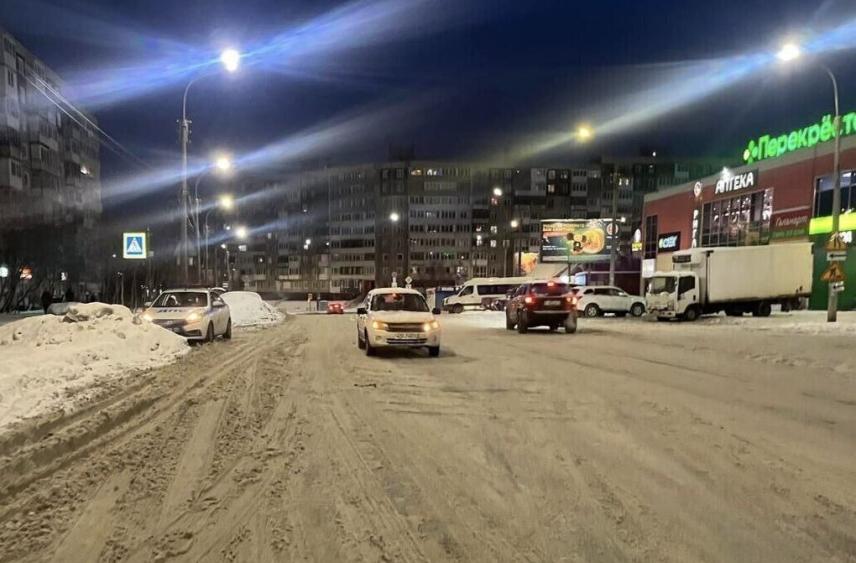 На Героев Рыбачьего в Мурманске сбили пешехода на переходе