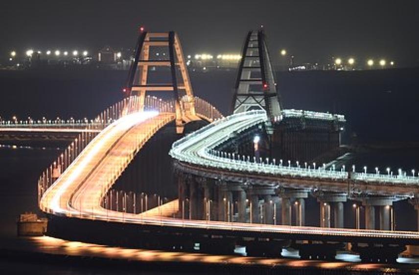 На Крымском мосту ввели новые ограничения