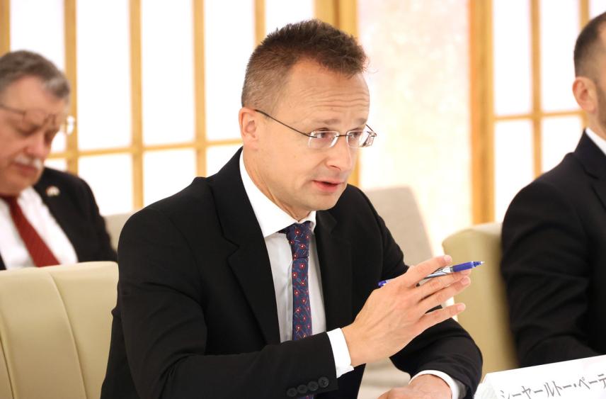 Сийярто: Венгрия не нуждается в разрешении ЕС, чтобы Орбан посетил Москву