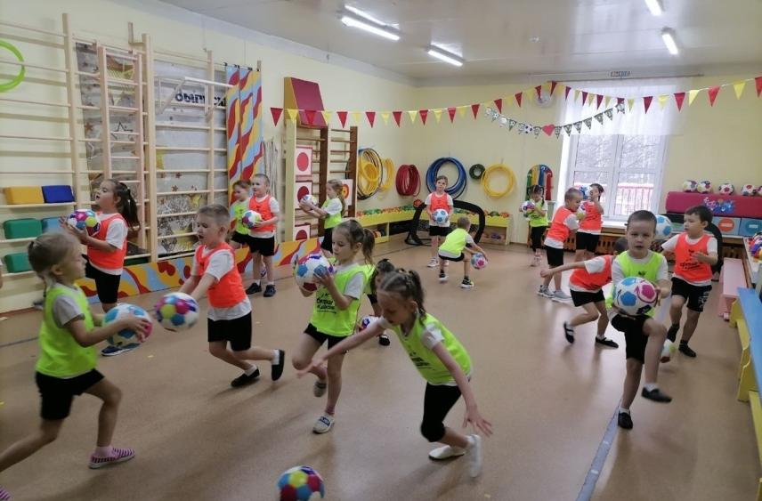 В детском саде Коряжмы «Орленок» прошел мастер-класс по всероссийскому проекту «Футбол в школе»