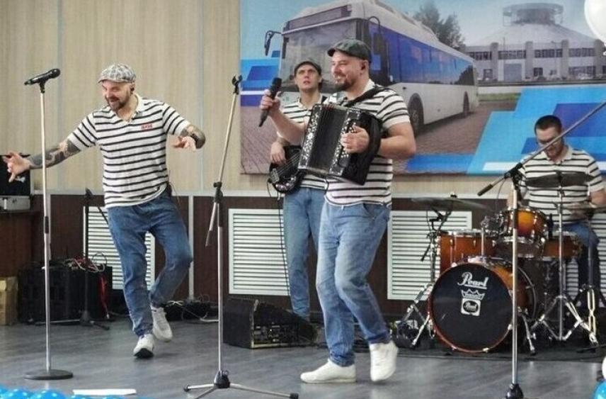 Новгородское пассажирское предприятие поздравили с 70-летним юбилеем