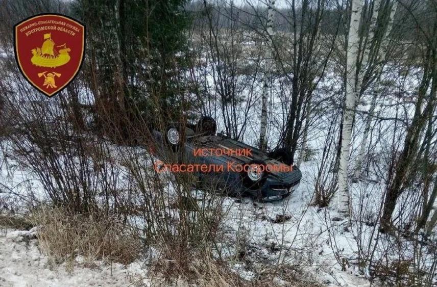 Костромские ДТП: &#34;Лада Гранта&#34; совершила поворот оверкиль в Павинском районе