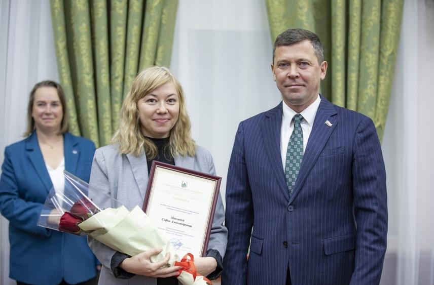 Три жительницы НАО получили Почётные грамоты Собрания