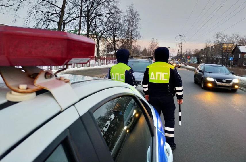 Сотрудники Госавтоинспекции проведут рейды по проверке водителей такси и микроавтобусов в Карелии