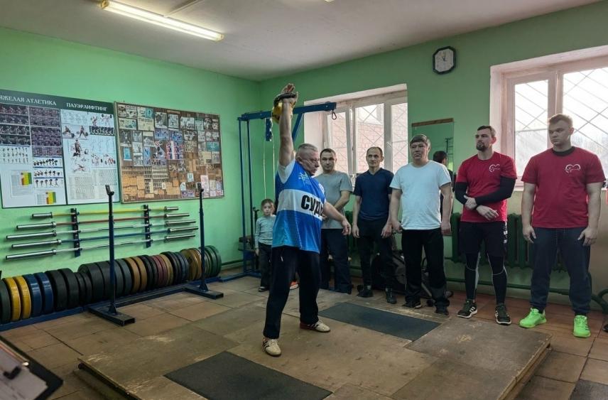 В Каргополе прошел турнир гиревиков