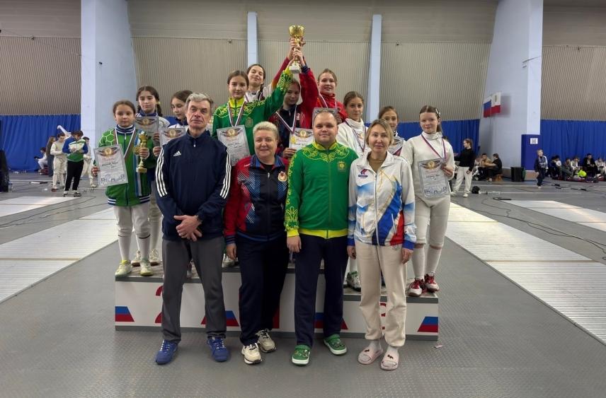 Липецкие рапиристы завоевали золото и бронзу на турнире в Саратове