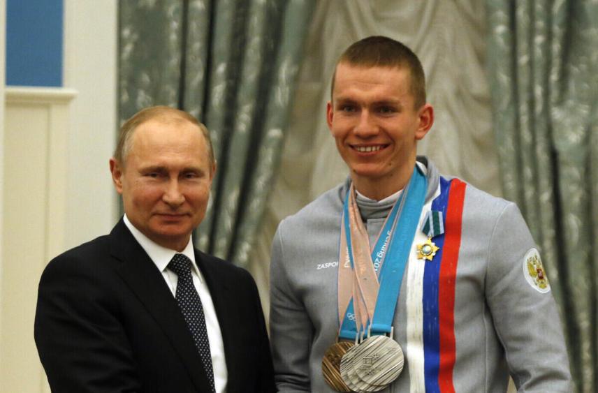 Большунов объяснил эмоциональный срыв после падения в спринте