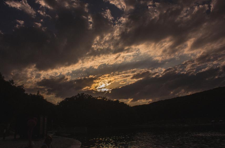 Петербуржцам рассказали о формировании третьей активной области на Солнце