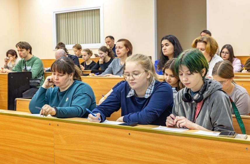 Знания по географии проверили в Петрозаводске