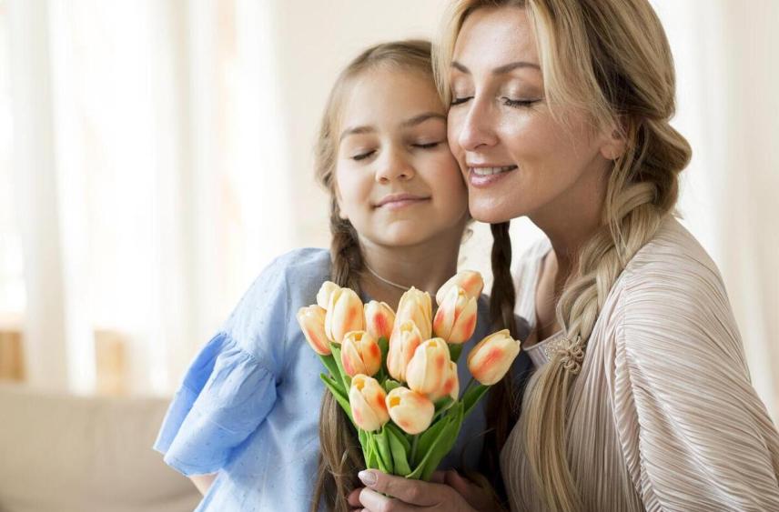 В бердянском Доме культуры «Софит» состоялся праздничный концерт «Свет материнства»