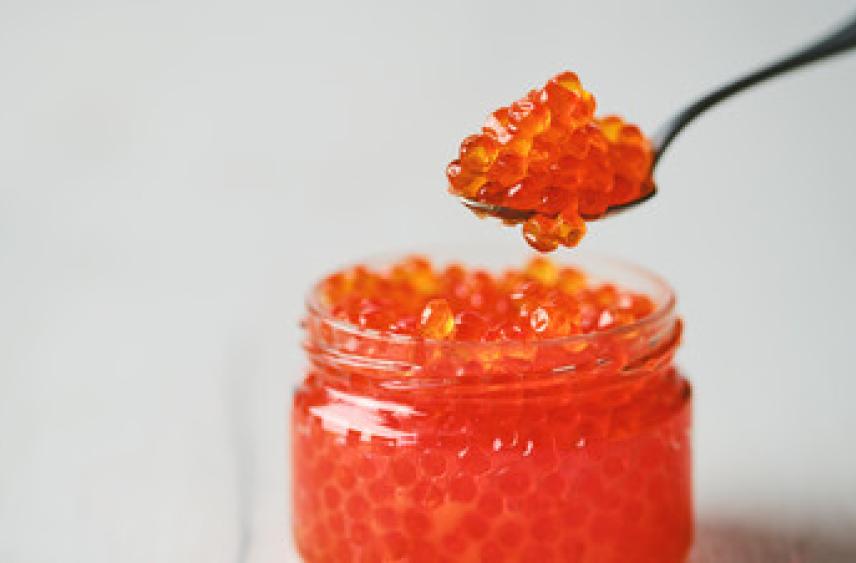 Гастроэнтеролог рассказала, как правильно замораживать красную икру к праздникам