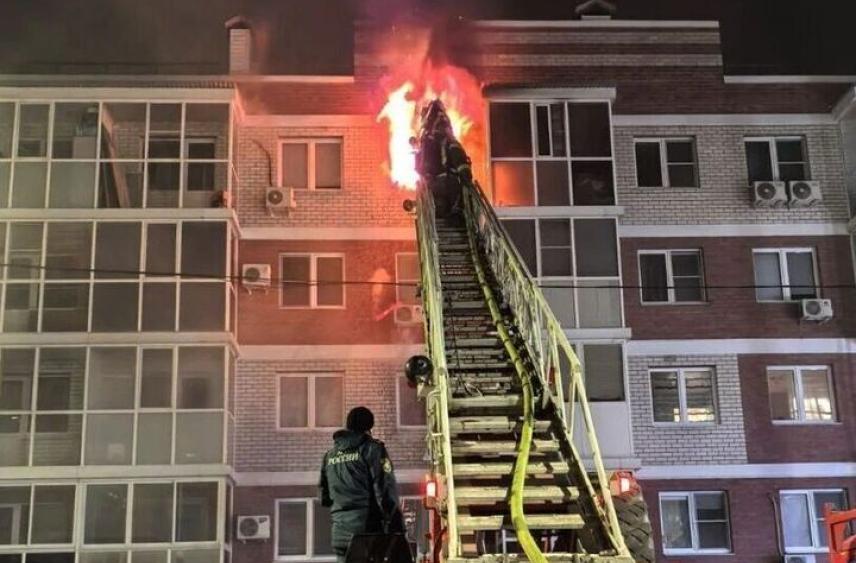 Погибли 2 человека при пожаре в российском городе