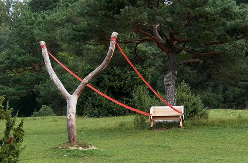 Сказочные губернаторы, говорящие табуретки и мотивирующее видео с эсхатологическими цитатами в обзоре новостей за воскресенье