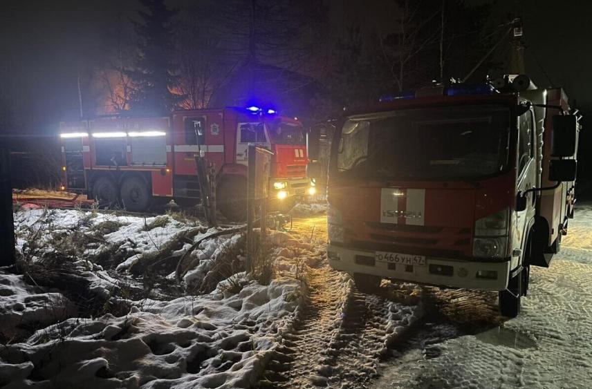 Ленинградские спасатели 12 раз выезжали на вызовы за дежурные сутки