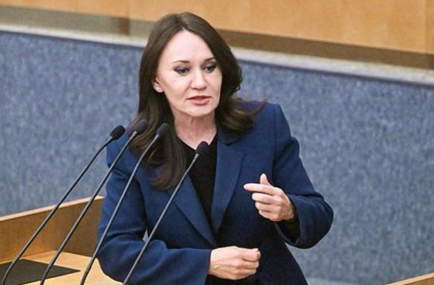 В Госдуме высказались об обязательном введении 13-й зарплаты