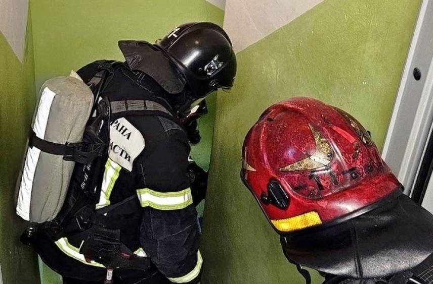 В жилом доме на Лобова в Мурманске пострадал человек в пожаре