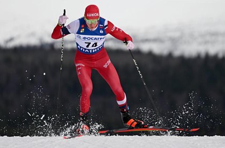 У Большунова сломалось крепление во время гонки