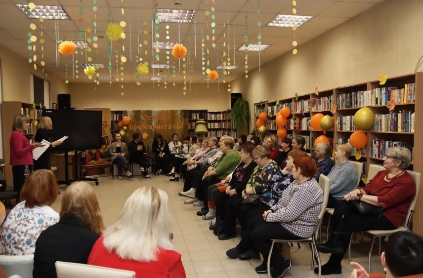 Библиотека и детская школа Никеля провели совместный концерт ко Дню матери