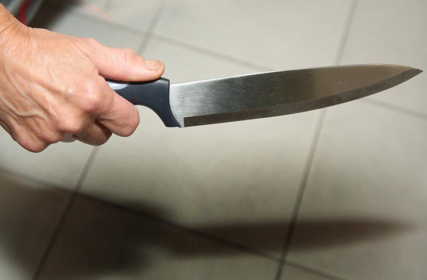 В Сербии в лагере сторонников Вучича ранили ножом человека