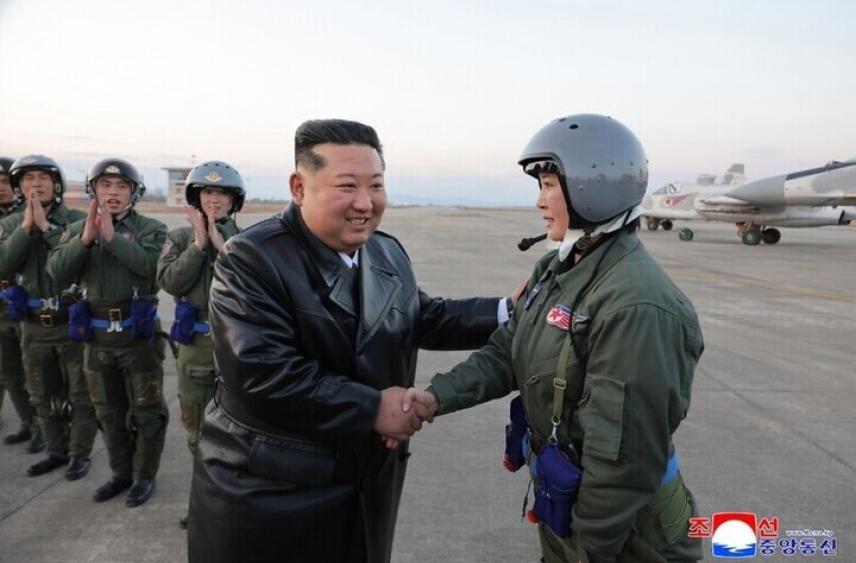 Ким Чен Ын объявил о новых стратегических средствах для ВВС КНДР