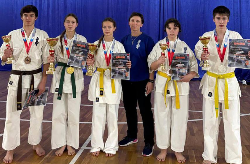 Сборная КЧР собрала пять медалей на первенстве СКФО