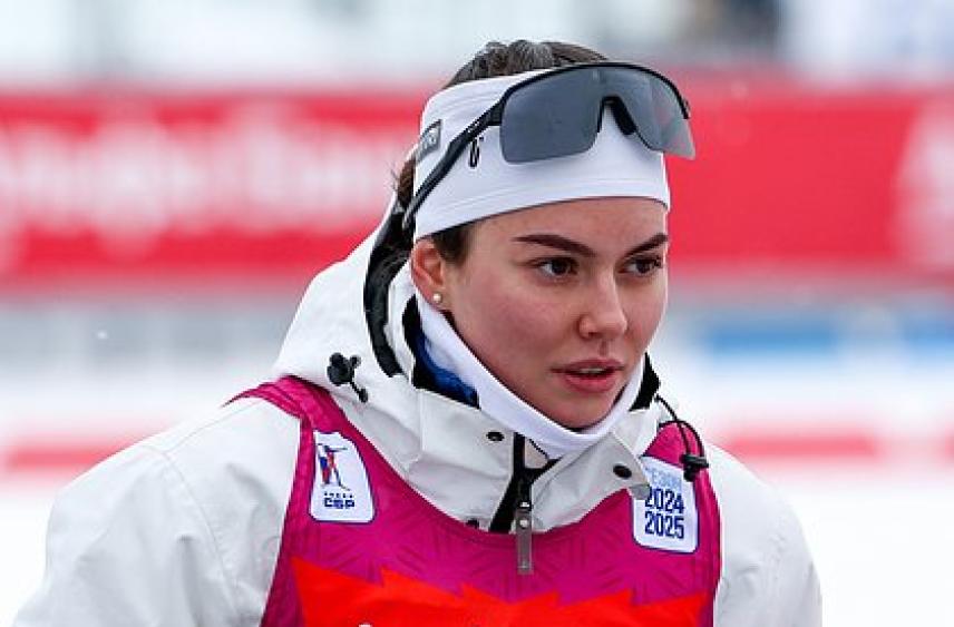 Российская биатлонистка пошутила над нападением Большунова на соперника