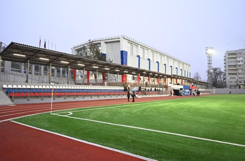 В Мариуполе открыли «Портовик»