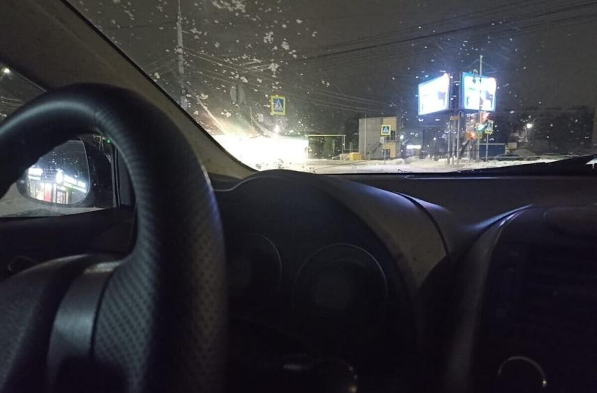 В Ленобласти каршеринг приземлился на могилу