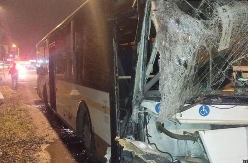 Авария автобуса и маршрутки произошла в Подмосковье