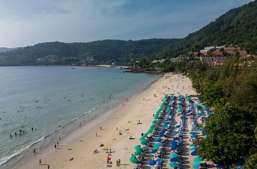 Российский пенсионер решил искупаться в море в Таиланде и не выжил